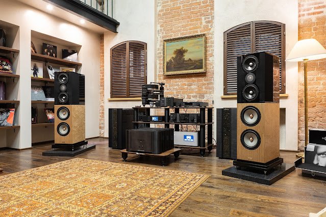View of Penaudio Karelietta Speakers Review