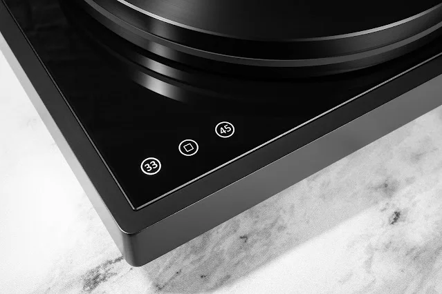 Close view of Revox T700: Sound Excellence